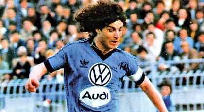 «Σε προσκυνούν οι πριγκηπομαστούρηδες κι οι αλητοβασιλιάδες…»