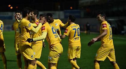 Πανηγυρικά στους «8» ο ΑΠΟΕΛ