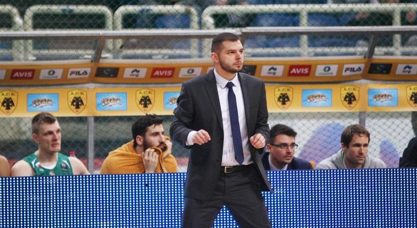 Γκρόνεκ: «Δύσκολο για κάθε ομάδα να κοντράρει την ΑΕΚ»