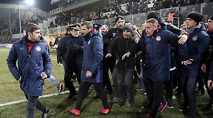Παράπονα Μπέντο και ένταση στο φινάλε του Άρης-Ολυμπιακός (pics)