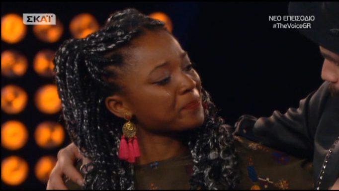 The Voice – Battles: «Λύγισε» στη σκηνή το γλυκό κορίτσι από τη Νιγηρία!