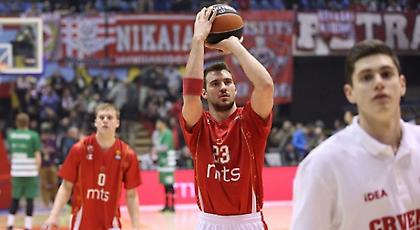 Συνθήματα στα ελληνικά και πανό του Ολυμπιακού στο Ερυθρός Αστέρας-Παναθηναϊκός (pics)