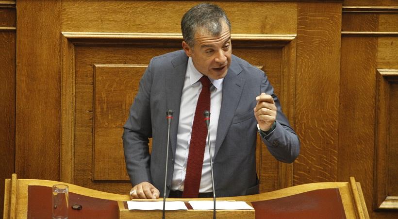 Σε «μονομαχία» για τη διαφθορά καλεί ο Θεοδωράκης τον πρωθυπουργό