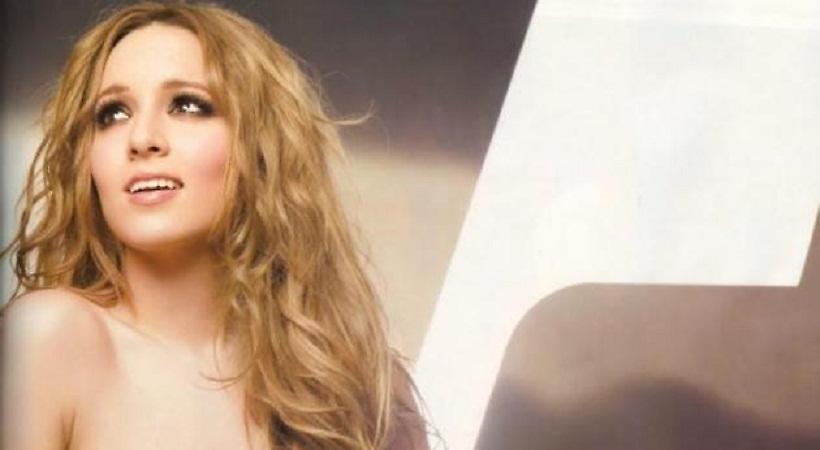 Έξαλλη η μητέρα της Καλομοίρας με τραγουδιστή που έκρινε σκληρά την κόρη της