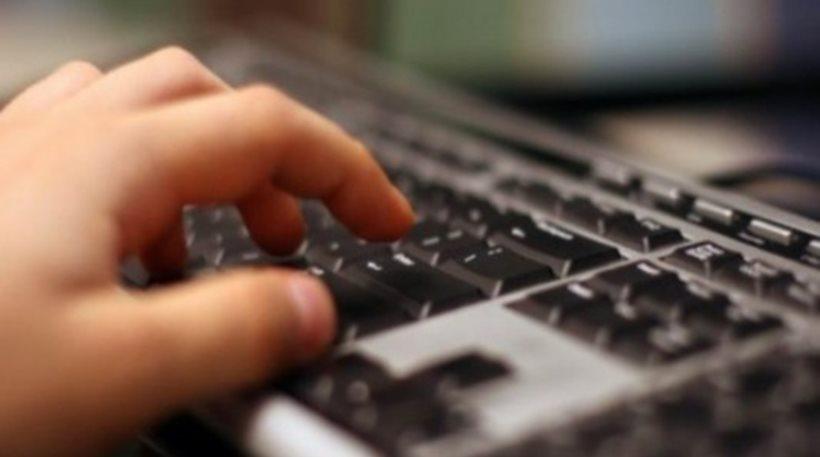 Συνελήφθη 30χρονος που υπέκλεπτε στοιχεία πιστωτικών καρτών και έκανε διαδικτυακές αγορές