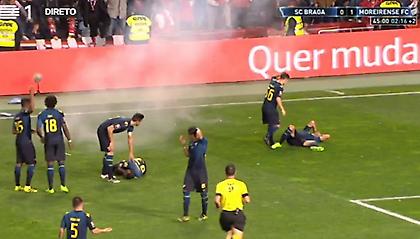 Τραυματίστηκαν από καπνογόνα παίκτες της Μορεϊρένσε στον τελικό του Λιγκ Καπ (pics)