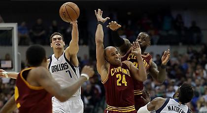 «Φονιάδες» Μάβερικς, απίθανος Αϊζέια Τόμας