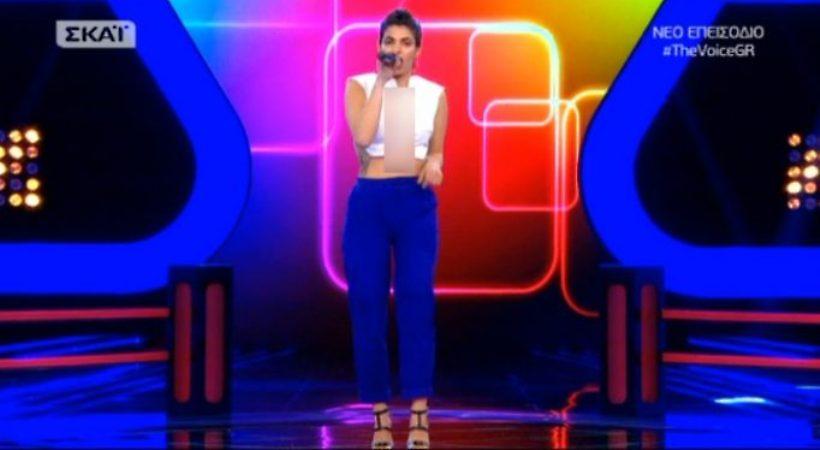 The Voice: «Κόλαση» η παίκτρια με το ανοικτό ντεκολτέ της!