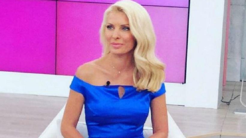 Με νέο λουκ η Ελένη Μενεγάκη στην εκπομπή της