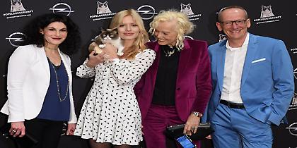 Με λάμψη αστέρων η πρώτη παρουσίαση του Ημερολογίου Opel (video)