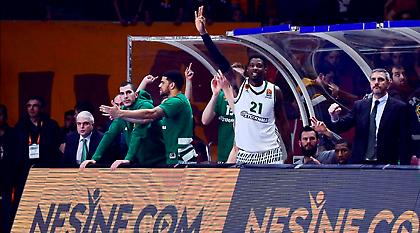 Ο «βομβαρδισμός» τριπόντων από Παναθηναϊκό και Γαλατά (video)