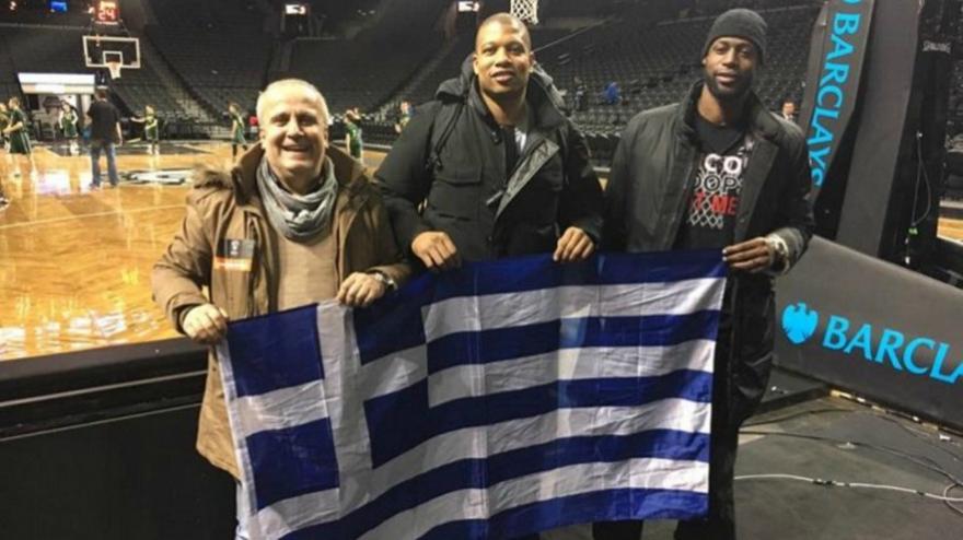 Γκιστ, Μπατίστ και... Τοπαλίδης με ελληνική σημαία στο ΝΒΑ (pic)