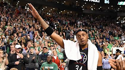 Αποθέωση και δάκρυα για Πιρς στη Βοστώνη (video)