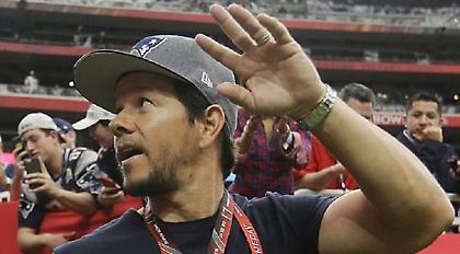 Ο Μαρκ Γουόλμπεργκ έφυγε πριν την επική ανατροπή των Patriots (video)