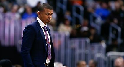 Γουότσον: «Δεν συγκρίνεται με κανέναν ο Αντετοκούνμπο»