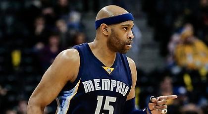 Ο 40άρης Κάρτερ μοιράζει πόνο και τάπες (video)