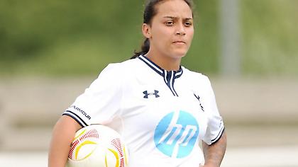 Παίκτρια της Τότεναμ χόρεψε όλη την άμυνα και το έστειλε στις... αράχνες (video)