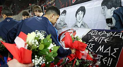 Τίμησαν τη μνήμη των θυμάτων της Θύρας 7 Ολυμπιακός και Ατρόμητος (pics)