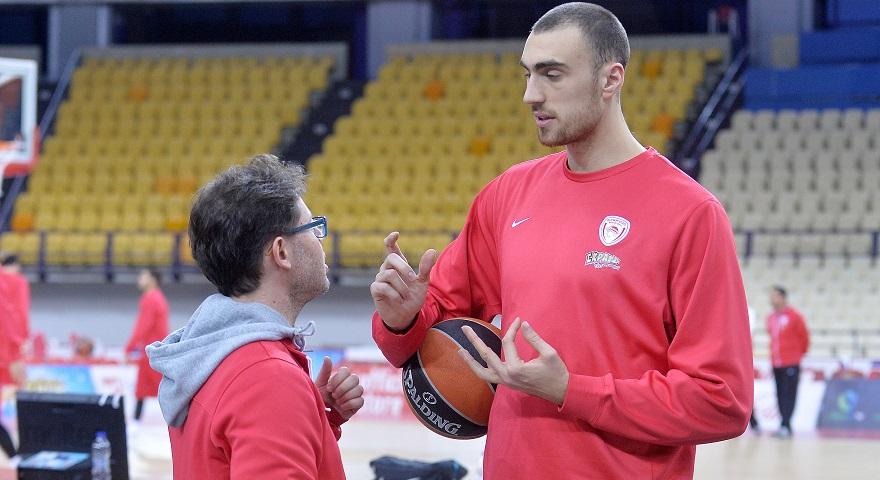 Ήρθαν να δουν Μιλουτίνοφ οι Σπερς