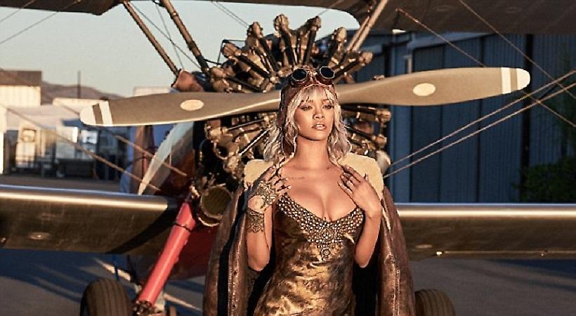 H Rihanna... πετάει (pics)