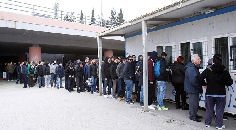 Παροξυσμός για το ΑΕΚ-Ολυμπιακός, ουρές στο ΟΑΚΑ (pics)