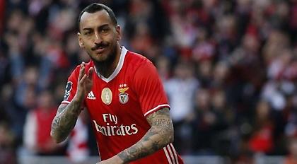 Πυροβολεί... πιο γρήγορα από τη σκιά του ο Μήτρογλου! (video)