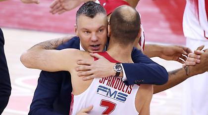 Η θέρμη αγκαλιά Σπανούλη-Σάρας (pics)