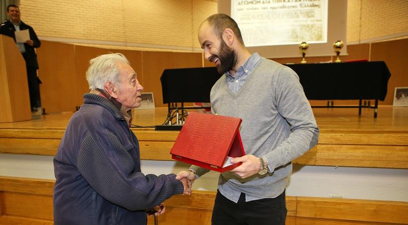 Τιμήθηκαν από τις ακαδημίες του Ολυμπιακού Σπανούλης και Σφαιρόπουλος (pics)