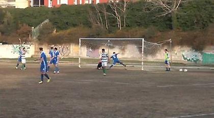 ΑΠΙΣΤΕΥΤΟ αυτογκόλ τερματοφύλακα σε ερασιτεχνικό πρωτάθλημα (video)