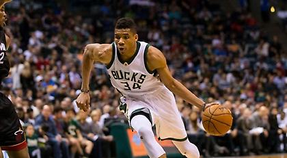 Ο απίθανος διάλογος Αντετοκούνμπο με φίλαθλο και η υπόσχεσή του