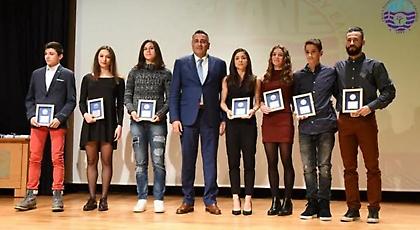 Τα αστέρια της ΕΤΑΝΕ «έλαμψαν» στη γιορτή των κορυφαίων του 2016