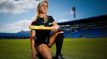 Και πώς να μην βγαίνει… συνέχεια η μπάλα πλάγιο άουτ; (pic)