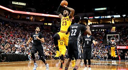 Μοίρασε… αγάπη ο Λεμπρόν