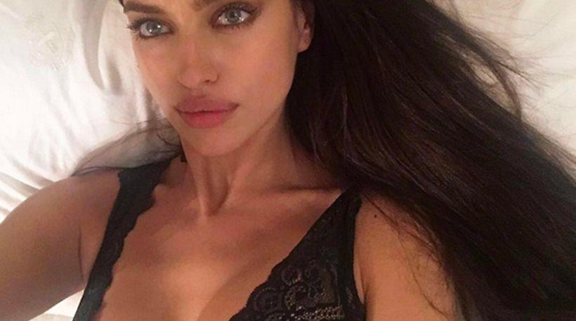 Η Irina Shayk με σέξι μαύρο κορμάκι (pics)