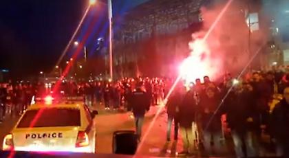 Χαμός στην άφιξη του ΠΑΟΚ! (video)