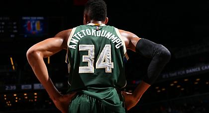 Απίθανο γκράφιτι του Αντετοκούνμπο στο γήπεδο του Τρίτωνα, όπου ξεκίνησαν όλα… (pic)