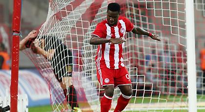 Πεντάδα φωτιά μακριά από το Καραϊσκάκη!