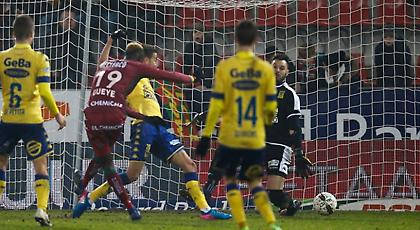 Σταθερά στην τριάδα η Βάρεγκεμ