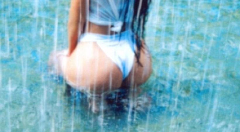 Έριξε ξανα το instagram διάσημη celebrity με τα οπίσθια της!