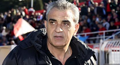 Ξύλο στον Κουρμπανά στα Τρίκαλα!