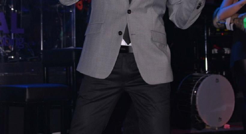 Γνωστός Έλληνας τραγουδιστής αποκάλυψε: «Δεν έχω τελειώσει το σχολείο, μόνο το Δημοτικό»