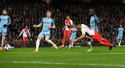 Ο Στέρλινγκ έβαλε μπροστά τη Σίτι, αλλά «χτύπησε» ο Φαλκάο! (video)