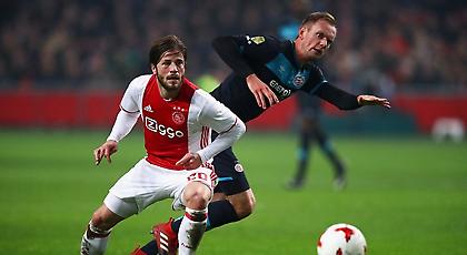 Ανανέωσε με Άγιαξ ο Σένε