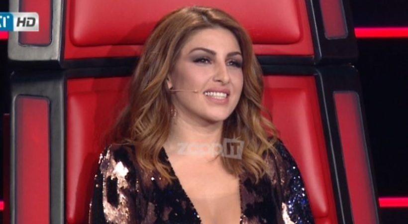 The Voice: Με αβυσσαλέο ντεκολτέ στον ημιτελικό η Έλενα Παπαρίζου! (video)