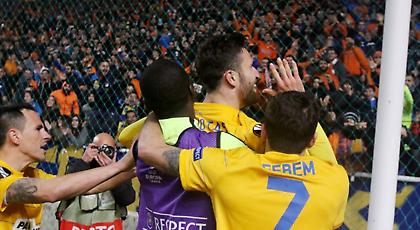 ΕΠΟΣ ΑΠΟΕΛ: Τέζαρε Μπιλμπάο και Βαλβέρδε και πέταξε στους «16» (video)