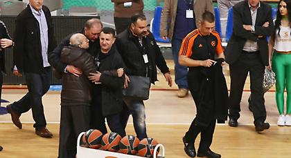 «Ντου» του Θανάση Γιαννακόπουλου στους διαιτητές! (pics)