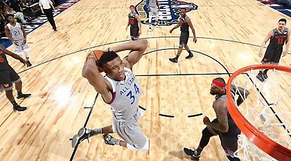 Το αφιέρωμα των Μπακς στην παρουσία του Γιάννη στο All Star Game (video)