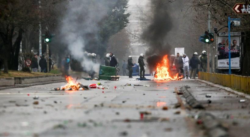 Χάος έξω από το «Καυτανζόγλειο» (pics)