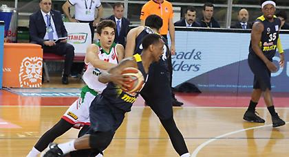 Άντεξε στη Σμύρνη η… μισή Φενέρ!