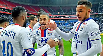 Πετάει… φωτιές αυτή η Λιόν!